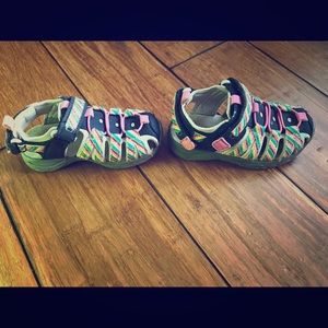 Cat & Jack Size 8 Rainbow Sandals
